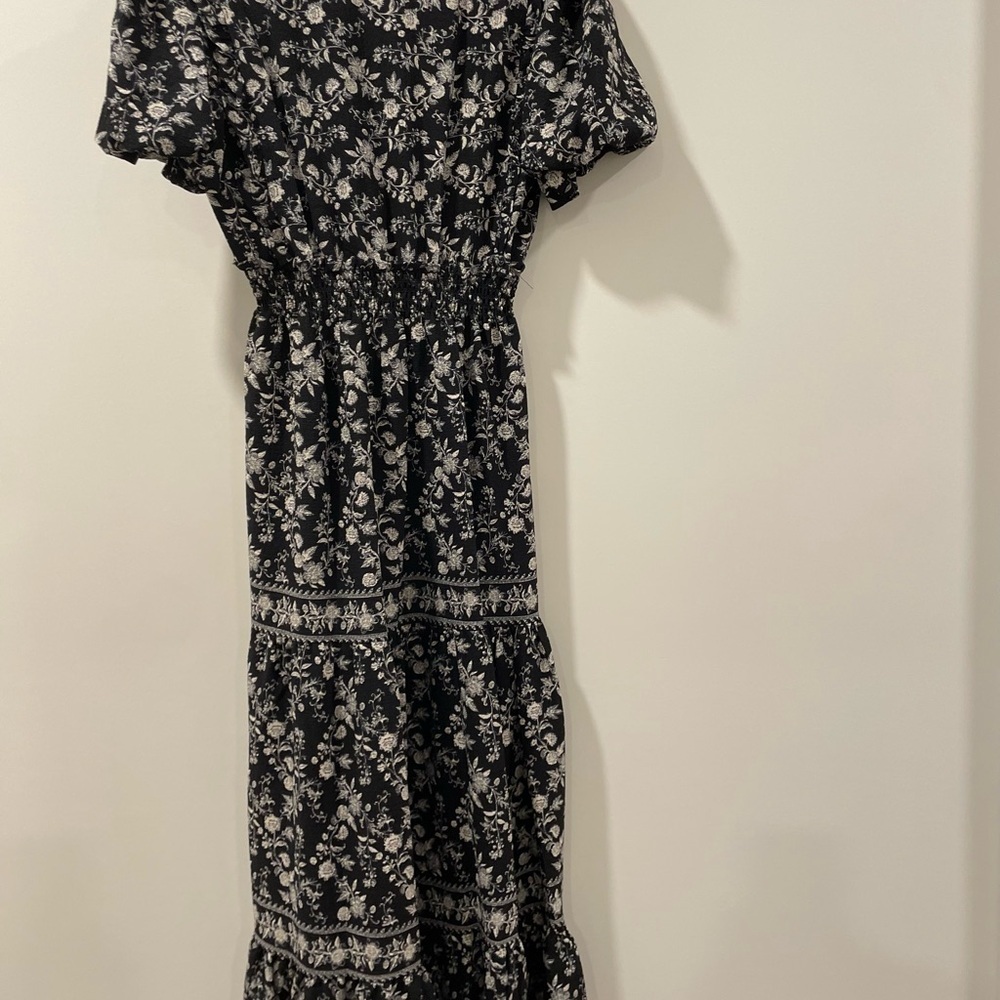 Max Studio Black and White Floral Maxi Dress - Picture 4 of 5